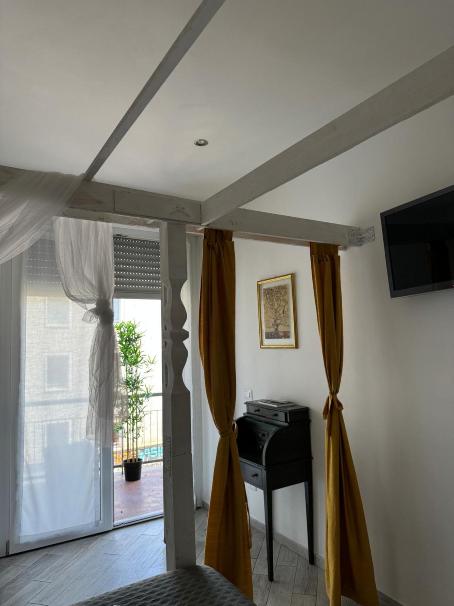 Four Bedroom In The Centre Of The Apartment *