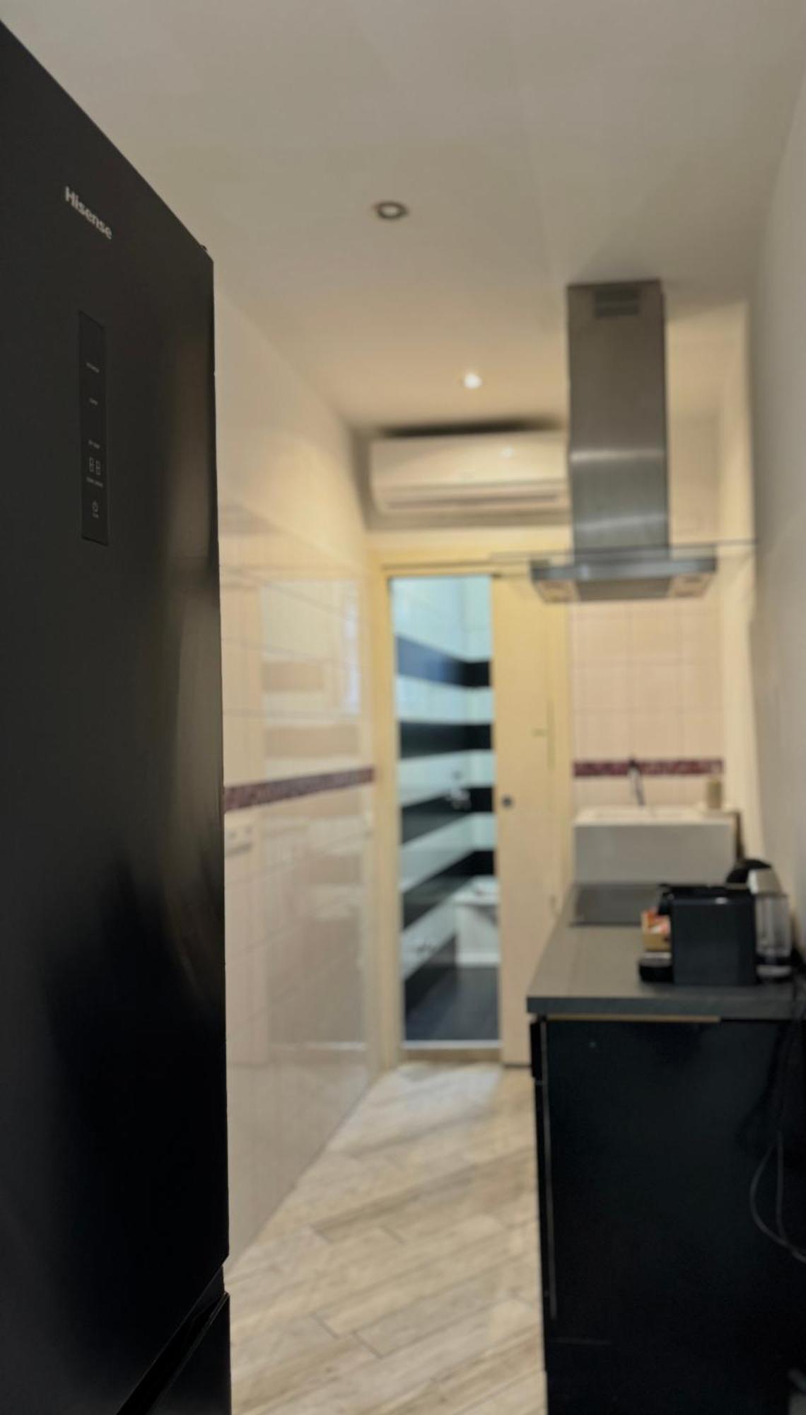 Four Bedroom In The Centre Of The Apartment *